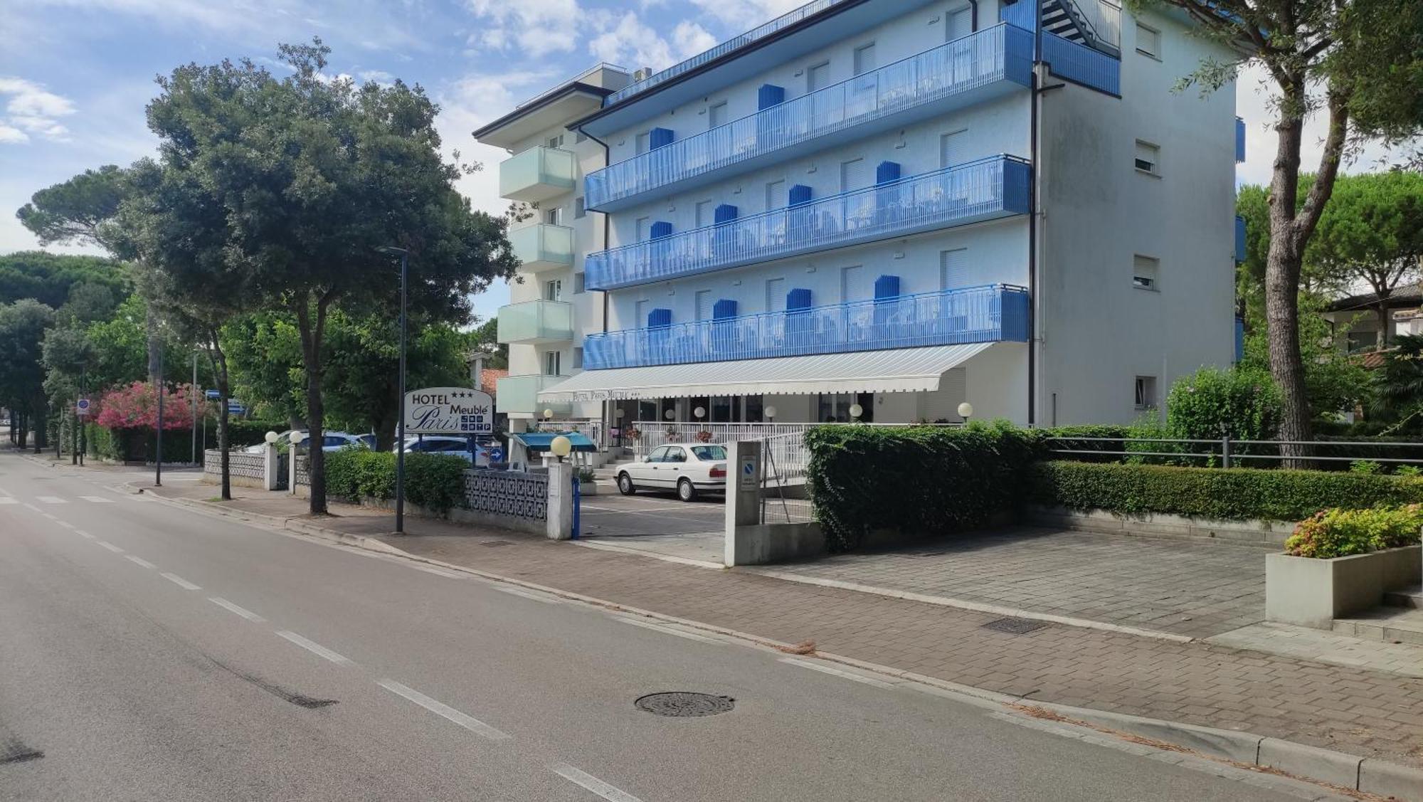 Hotel Paris Lignano Sabbiadoro Bagian luar foto