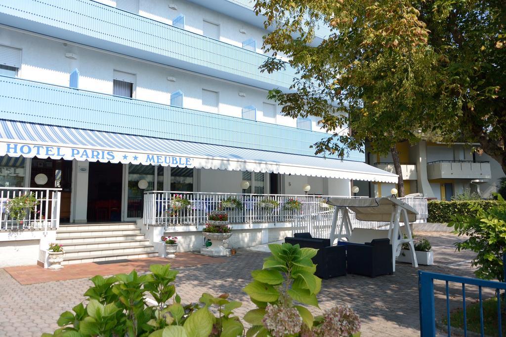 Hotel Paris Lignano Sabbiadoro Bagian luar foto